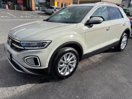 2023 Volkswagen T-Roc - thumbnail 3