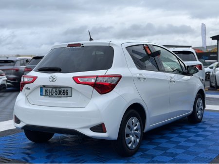 2019 Toyota Vitz - thumbnail 9