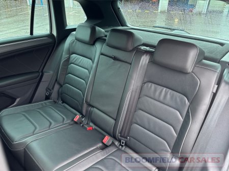 2018 Volkswagen Tiguan 4 MOTION R-LINE , DSG // IMMACULATE €29,950 thumbnail