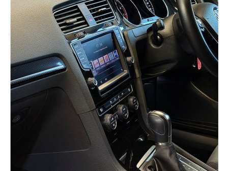 2015 Volkswagen Golf 1.4 TSI 5DR 150HP Highline €15,900 thumbnail