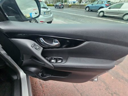 2017 Nissan Qashqai - thumbnail 29