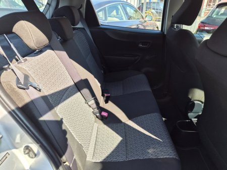2014 Toyota Yaris - thumbnail 14
