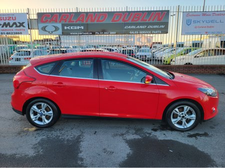 2012 Ford Focus - view 3