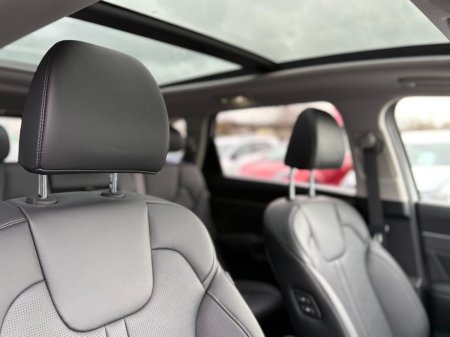 2025 Kia Sorento Plug in hybrid ( 7 seats ) €59,995 thumbnail