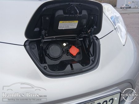 2016 Nissan Leaf - thumbnail 26