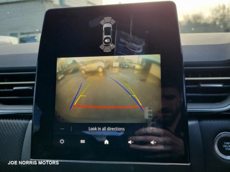 2023 Renault Captur E-TECH ENGINEERED 1.6i HRV AUTO 145HP €27,950 thumbnail