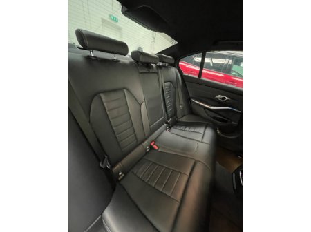 2021 BMW 3 Series - thumbnail 10