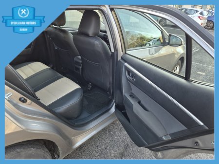 2015 Toyota Corolla - thumbnail 19