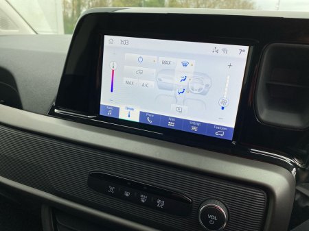 2026 Ford Transit Courier - thumbnail 18