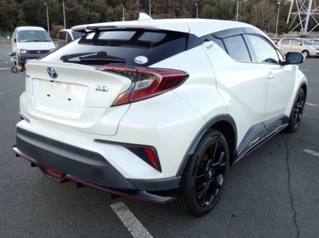 2019 Toyota C-HR - thumbnail 3