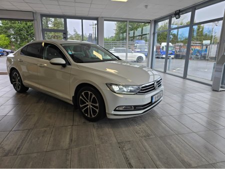 2019 Volkswagen Passat - thumbnail 2