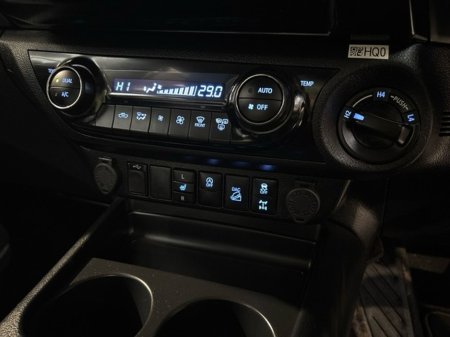 2024 Toyota Hilux - thumbnail 14