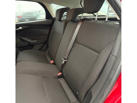 2015 Ford Focus STYLE 1.6 TDCI 95PS 5DR 4DR €7,350 thumbnail