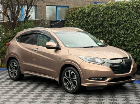 2017 Honda Vezel 1.5 HYBRID -HALF LEATHER HEATED SEATS // REVERSE CAMERA/ €17,950 thumbnail