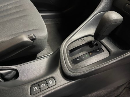 2020 Toyota Yaris - thumbnail 9