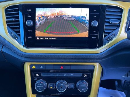 2020 Volkswagen T-Roc HIGHLINE R-LINE PACK 2.0 TDI // SERVICE HISTORY // NEW 20" DIAMOND CUT ALLOYS // APPLE CARPLAY/ANDROID AUTO €23,900 thumbnail