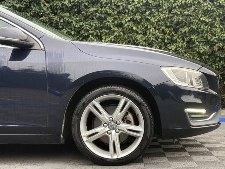 2018 Volvo V60 D4 CLASSIC 2.0 D // SERVICE HISTORY // OPENING SUNROOF // ADAPTIVE CRUISE CONTROL €19,950 thumbnail