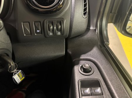 2020 Nissan NV300 - thumbnail 22