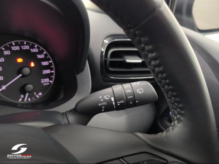 2024 Toyota Yaris (241) LUNA 1.5 PETROL IRISH CAR 1 OWNER €22,495 thumbnail