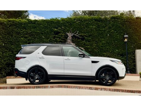 2021 Land Rover Discovery - view 3