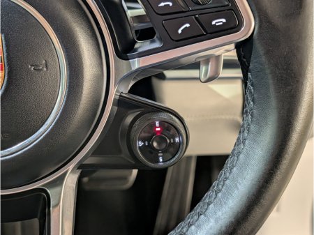 2018 Porsche Panamera - thumbnail 29