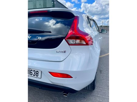 2018 Volvo V40 - thumbnail 11
