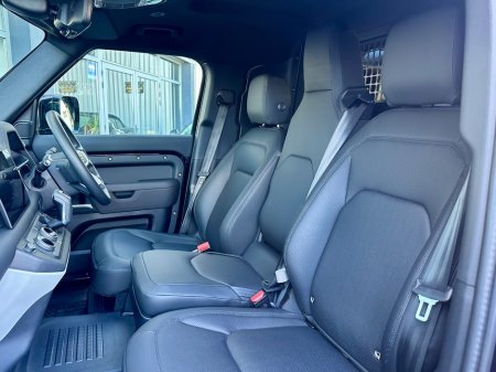 2025 Land Rover Defender - thumbnail 21