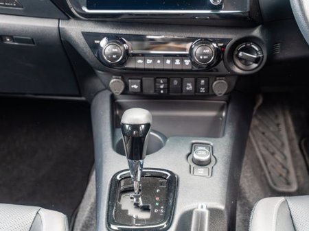 2026 Toyota Hilux - thumbnail 9