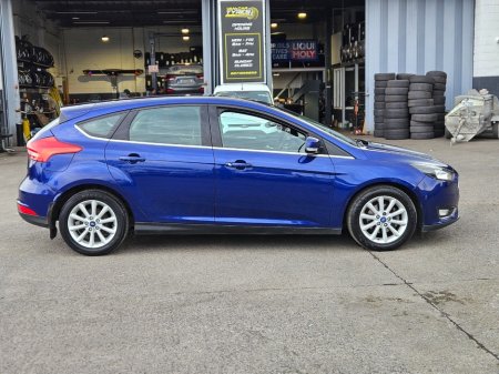 2016 Ford Focus - thumbnail 7