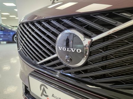 2025 Volvo XC90 - thumbnail 9