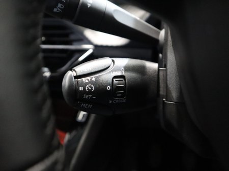 2023 Peugeot 208 - thumbnail 15