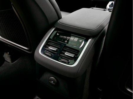 2025 Volvo XC90 - thumbnail 32