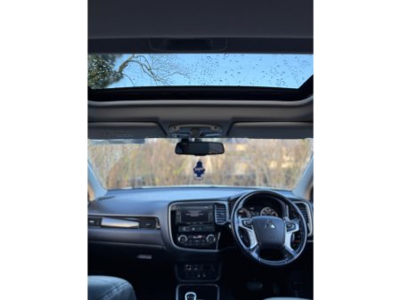 2017 Mitsubishi Outlander - thumbnail 14