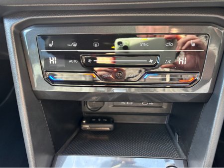 2022 Volkswagen Tiguan - thumbnail 22