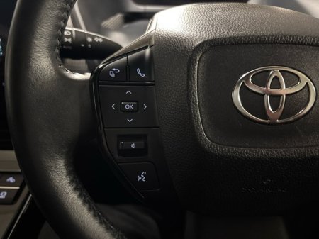 2022 Toyota bZ4X SPORT 11KW EV AUTOMATIC // HEATED SEATS & STEERING WHEEL // REAR CAMERA & PARK ASSIST // APPLE CARPLAY/ANDROID AUTO // POWER TAILGATE // FULL WARRANTY €26,945 thumbnail