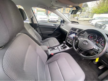 2017 Volkswagen Golf - thumbnail 14