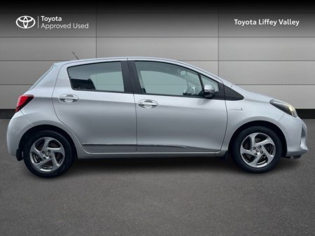 2016 Toyota Yaris HYBRID LUXURY MC 4DR AUTO €14,950 thumbnail