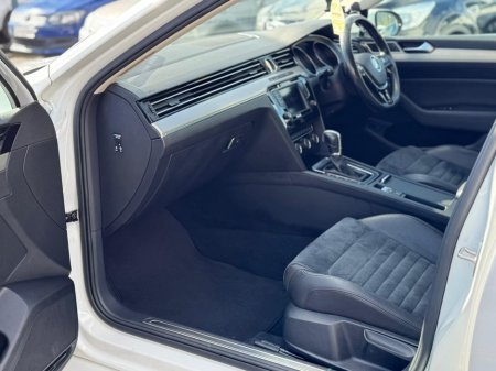 2016 Volkswagen Passat - thumbnail 18