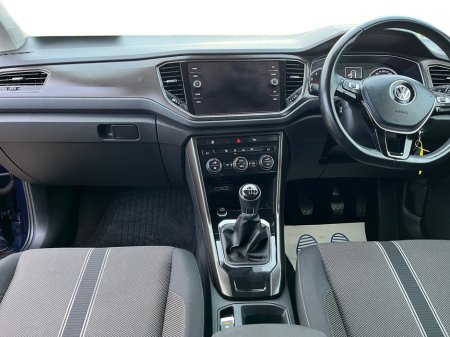 2019 Volkswagen T-Roc DESIGN 1.0 TSI MANUAL 6SPEED FWD 115HP 5DR €18,500 thumbnail