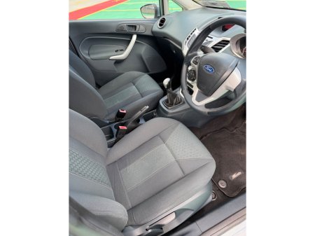 2009 Ford Fiesta - thumbnail 9