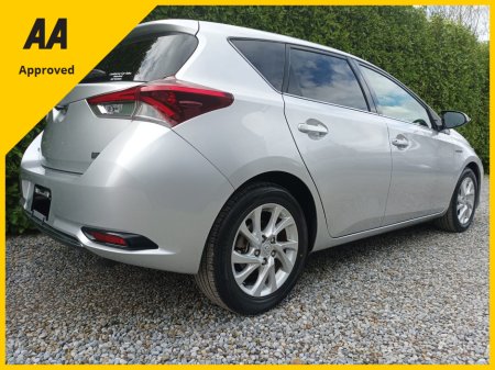 2016 Toyota Auris 1.8 PETROL HYBRID HALF LEATHER INTERIOR IMMACULATE INSIDE WITH ONLY 27,404kms COMPREHENSIVE SERVICE HISTORY (10 STAMPS) REVERSE CAMERA TOUCH SCREEN RADIO APPLE CARPLAY&ANDROIDAUTO FACTORY IMMOBILISER €16,795 thumbnail