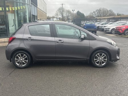 2017 Toyota Yaris YARIS €12,950 thumbnail