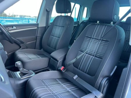 2015 Volkswagen Tiguan LOUNGE EDITION 1.2 TSI // FULL SERVICE HISTORY // 18" ALLOYS // REVERSE CAMERA €15,950 thumbnail