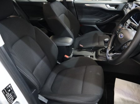 2024 Ford Focus *127* TITANIUM 5DR 1.0T 125 MHE €26,800 thumbnail