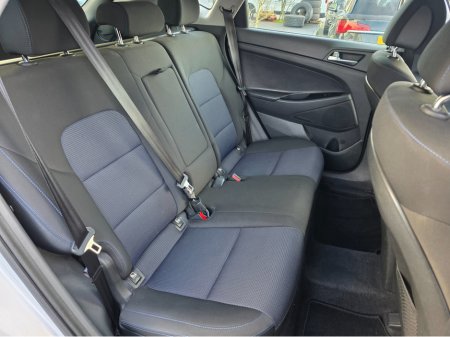 2017 Hyundai Tucson 1.7 SE NAV Bluedrive 116PS 5DR €13,750 thumbnail