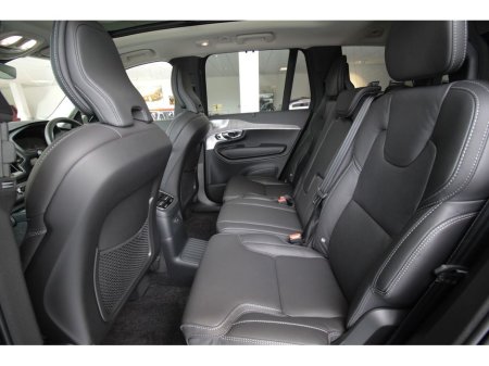 2022 Volvo XC90 RECHARGE T8 ULTIMATE DARK AWD €59,899 thumbnail