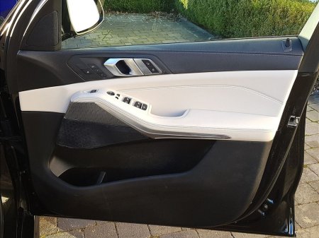 2022 BMW X5 xDrive30d M Sport €89,995 thumbnail