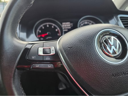 2017 Volkswagen Golf ( 172 REG ) NEW MODEL 1.2 TSI CARPLAY ANDROIDAUTO  LANE ASSIST  ALLOYS €15,450 thumbnail