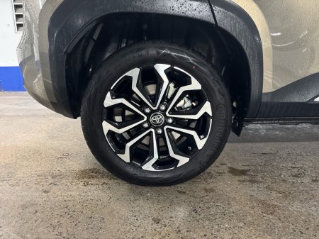 2025 Toyota Yaris Cross - thumbnail 11