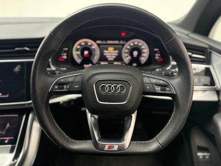 2022 Audi Q7 S LINE 55 TFSI E QUATTRO €64,990 thumbnail